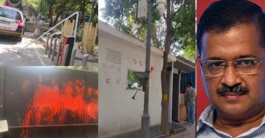 सीएम अरविंद केजरीवाल के घर पर हमला, CCTV और सिक्योरिटी बैरियर तोड़े - देश